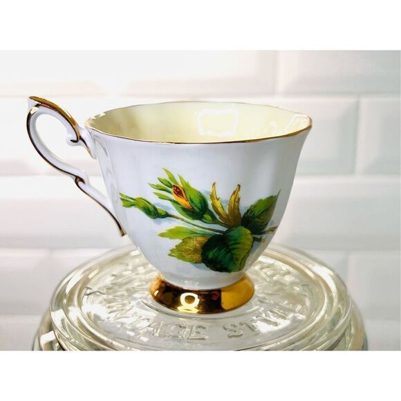 Vintage Paragon Six World Famous Roses MME Ch Sauvage Tea Cup w/handle‎ - Picture 2 of 8